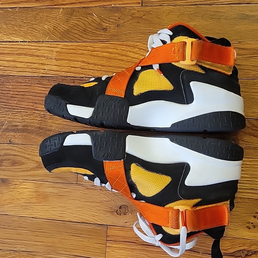 nike air raid rayguns